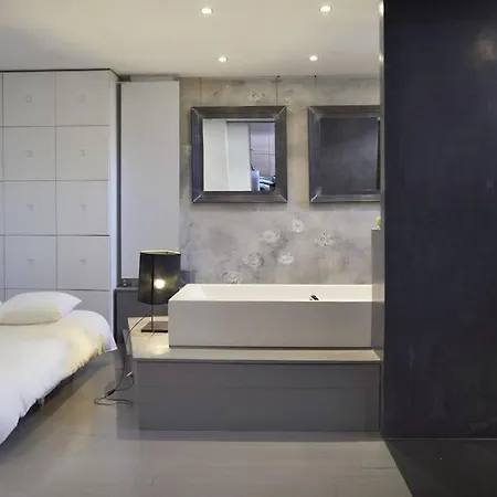 Maison D'architecte 220m2 Climatisee, Tres Calme. Paris