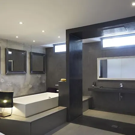 Maison D'architecte 220m2 Climatisee, Tres Calme. Villa Paris